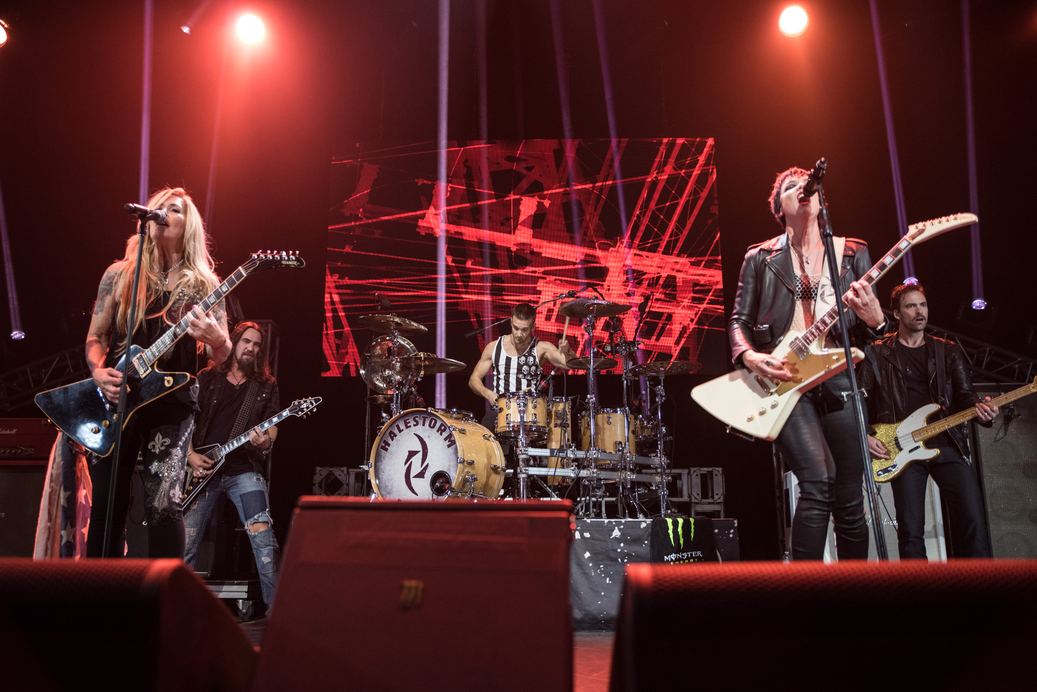 LITA FORD and LZZY HALE perform The Runaways classic -Credit Kevin Wilson, 2017 Loudwire Music Awards.