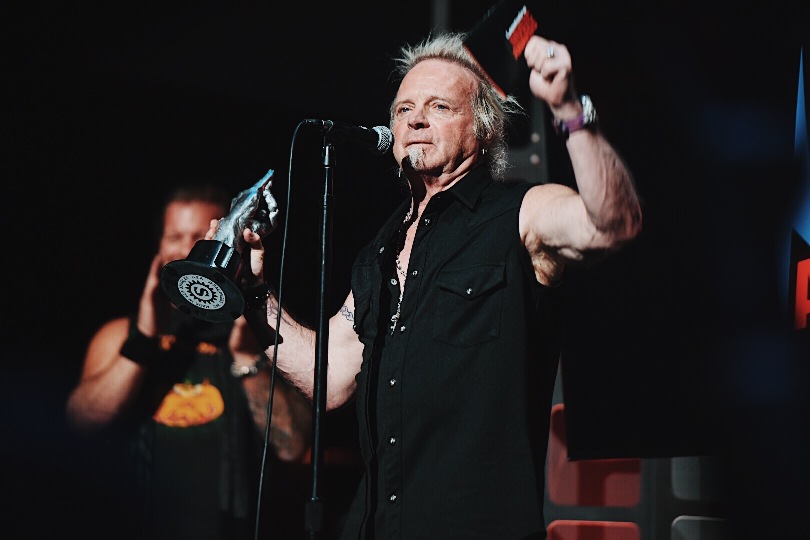 JOEY KRAMER of AEROSMITH at the 2017 Loudwire Music Awards. Credit Grizzlee Martin, 2017 Loudwire Music Awards.