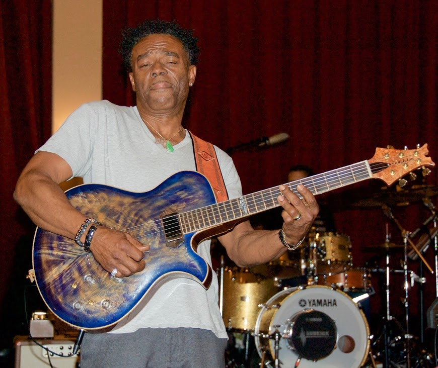 Norman Brown’s Joyous Christmas Tour Coming to Your Town The