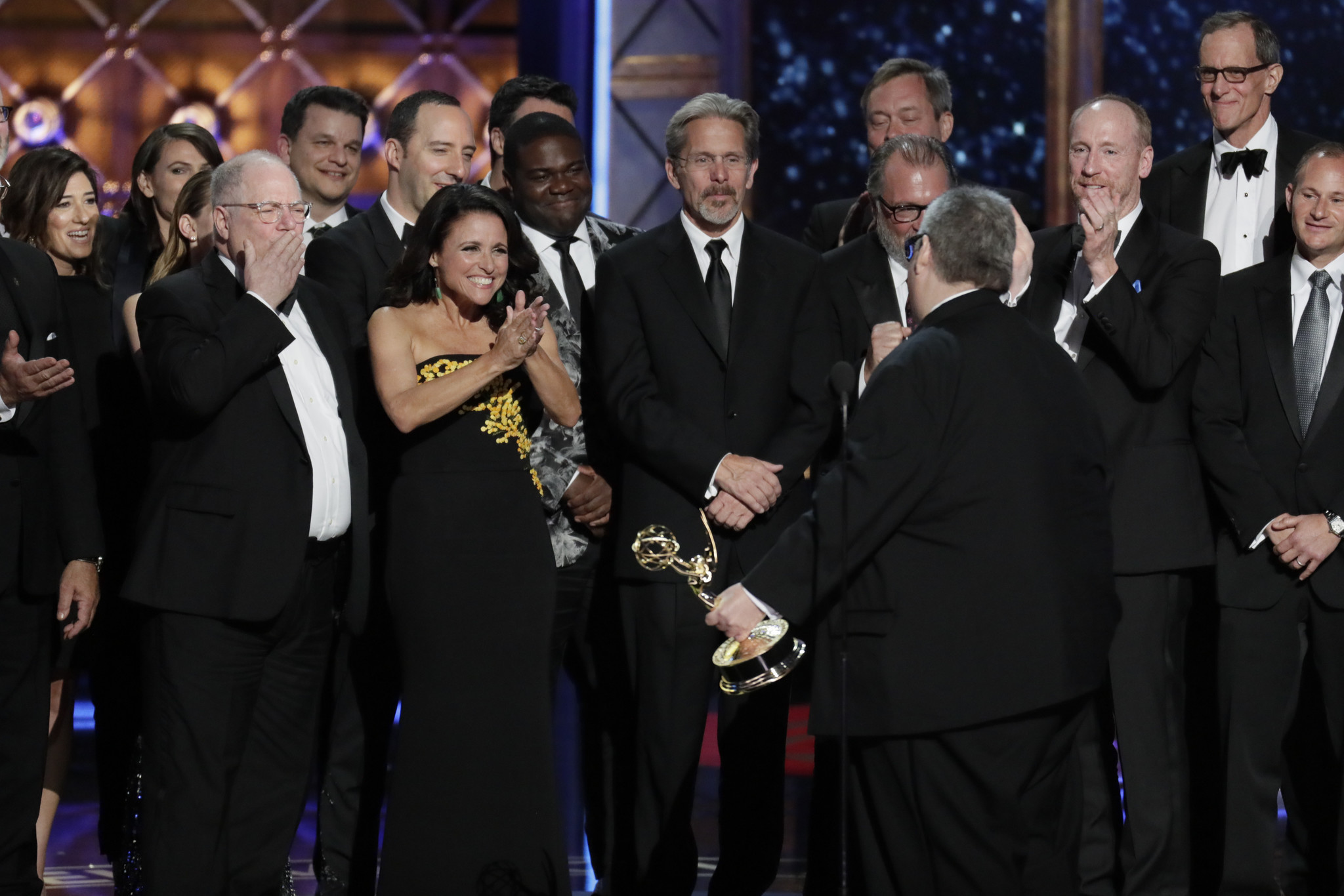 la-et-emmys-2017-69th-emmy-awards-live-creators-of-emmy-winning-veep-on-the-1505712755