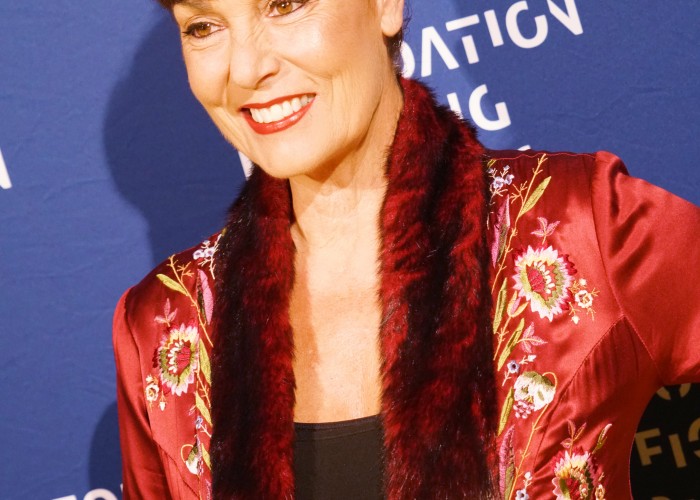 Brenda Cooper “ Emmy Winning” Stylist